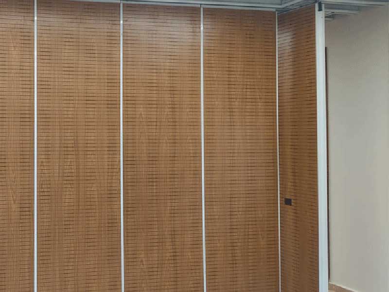 divisória articulada com isolamento acústico